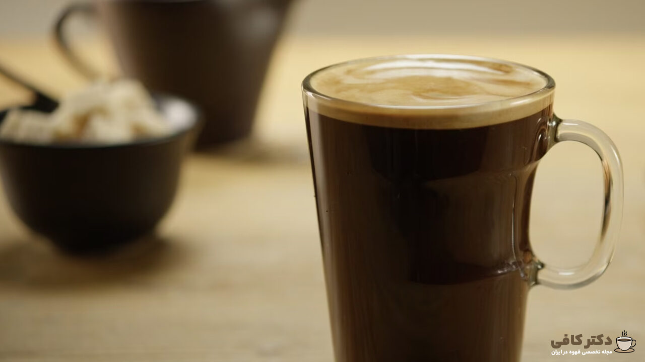قهوه آمریکایی نوعی نوشیدنی قهوه است که با رقیق کردن یک شات اسپرسو با آب داغ تهیه می شود