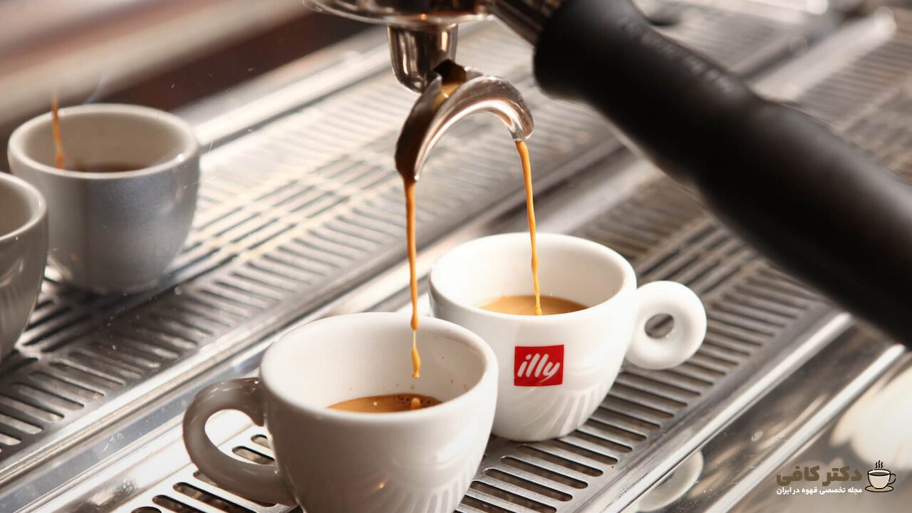 قهوه اسپرسو حدوداً ۳۰ ثانیه طول می‌کشد تا درست شود اما قهوه‌های دمی معمولاً ۵ دقیقه زمان نیاز دارند تا دم بکشند.